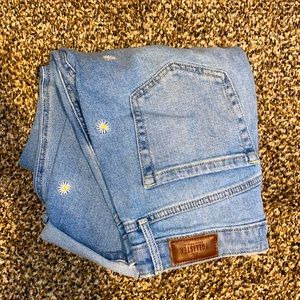 Hollister Ultra High-Rise Mom Jeans, W27 L27